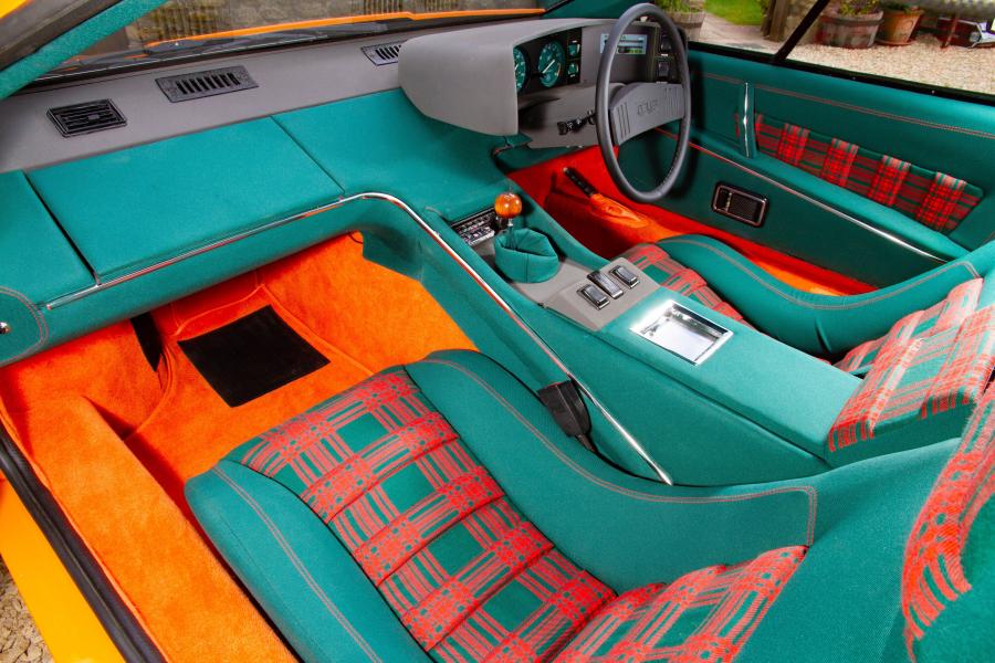 Интерьер Lotus Esprit 1976 года  (UK) (фото 12 из 12)